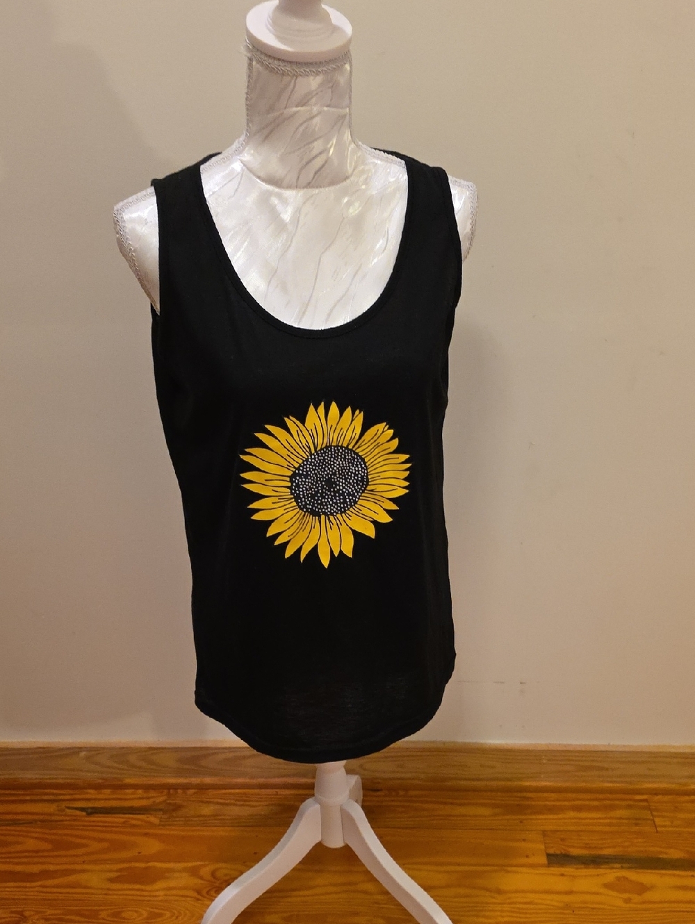 Women’s Black Sunflower Graphic Tank Top